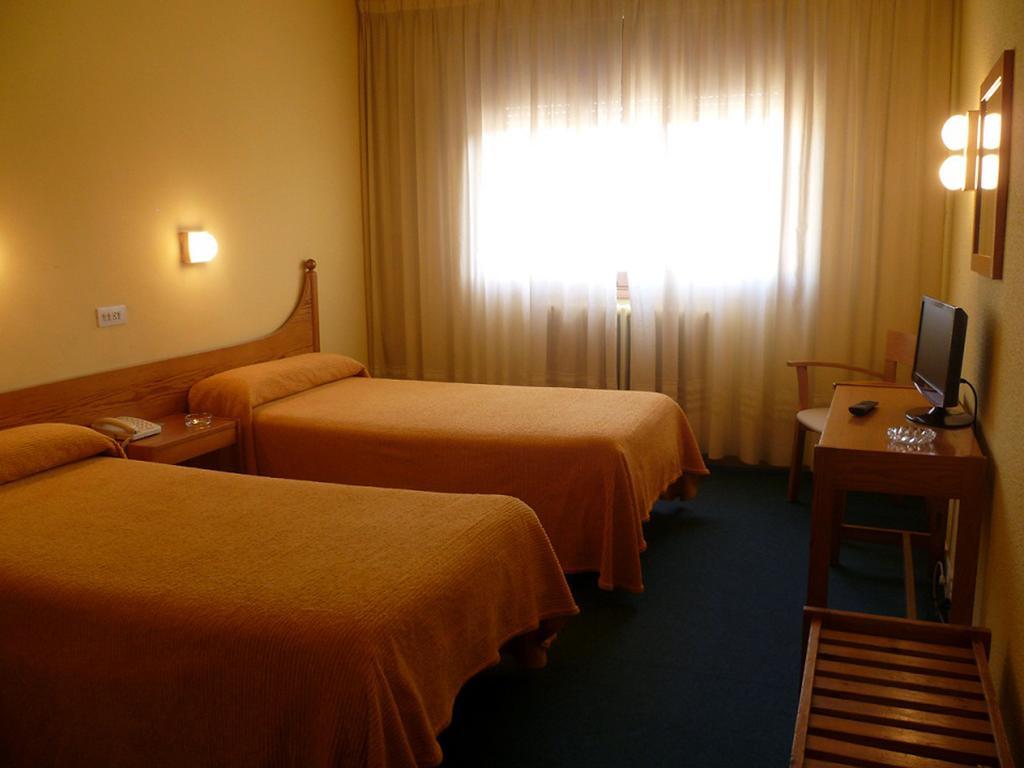 جاكا Hotel Pradas المظهر الخارجي الصورة