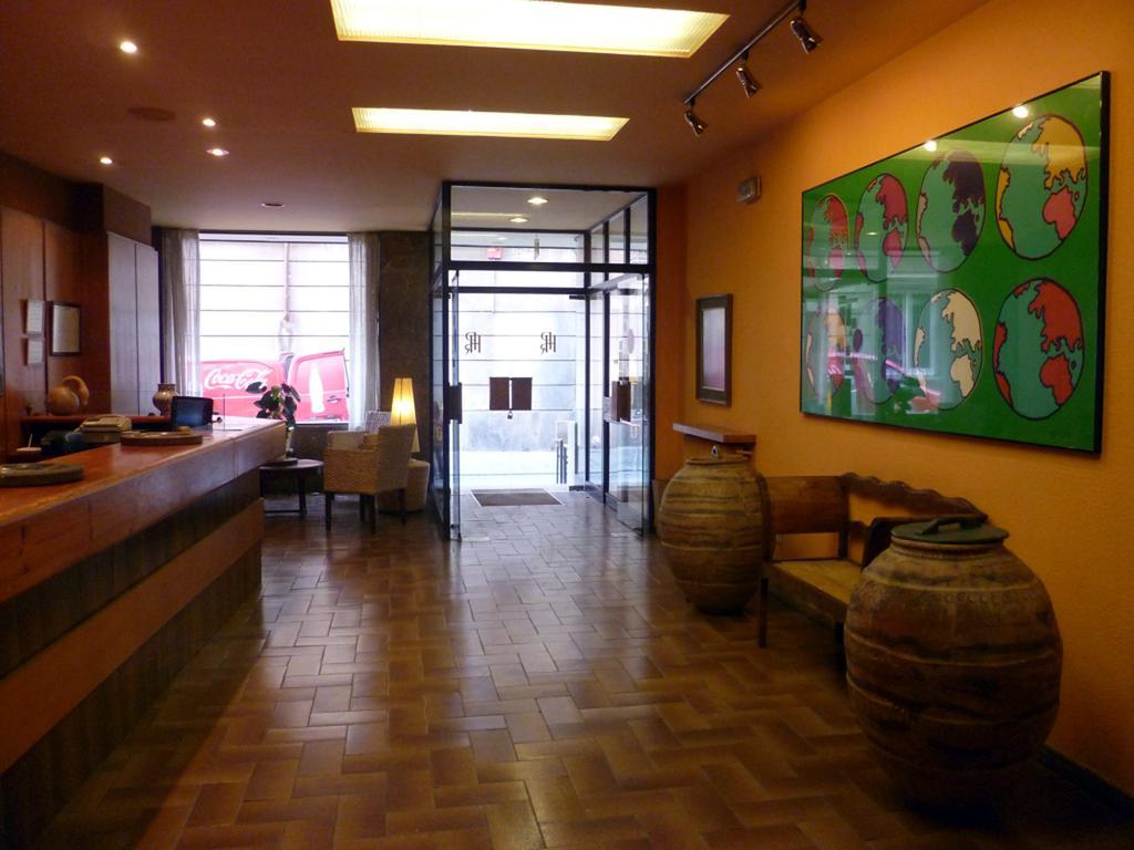 جاكا Hotel Pradas المظهر الخارجي الصورة