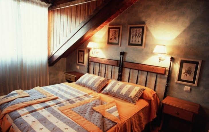 جاكا Hotel Pradas المظهر الخارجي الصورة